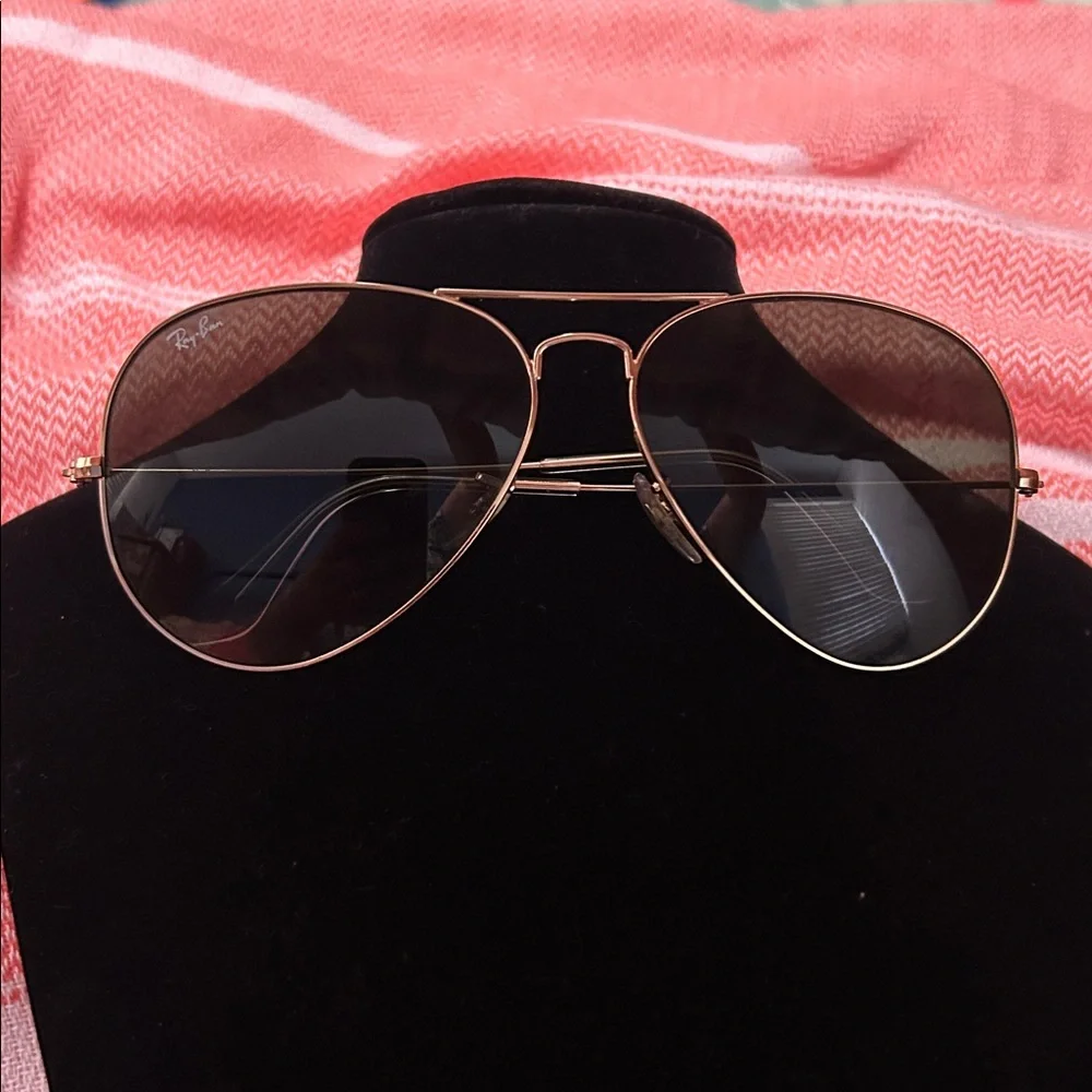 Ray-Ban Classic Gold Aviator Shades